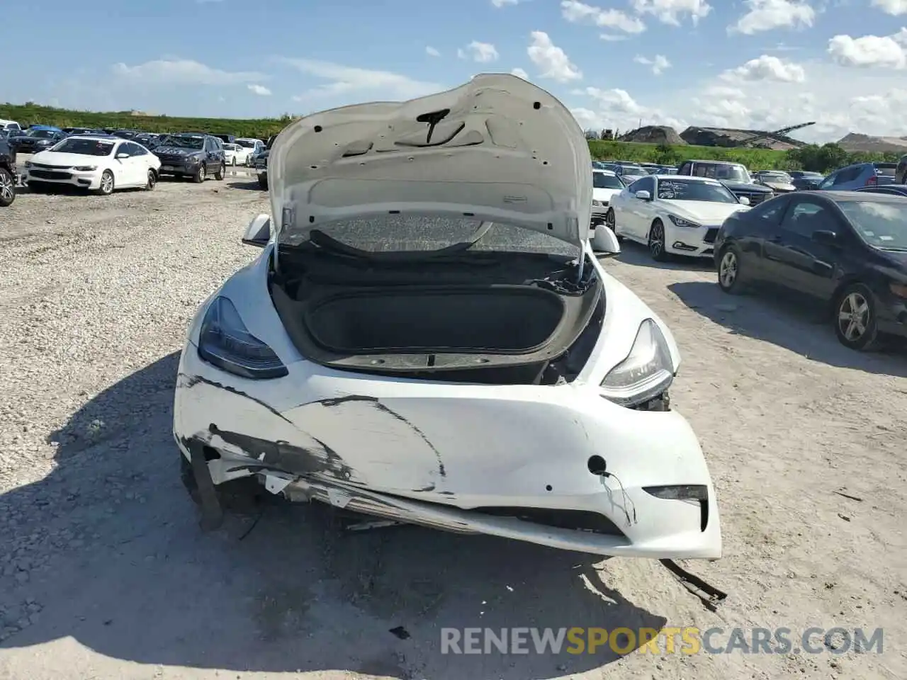 9 Photograph of a damaged car 7SAYGDEE7NF307333 TESLA MODEL Y 2022