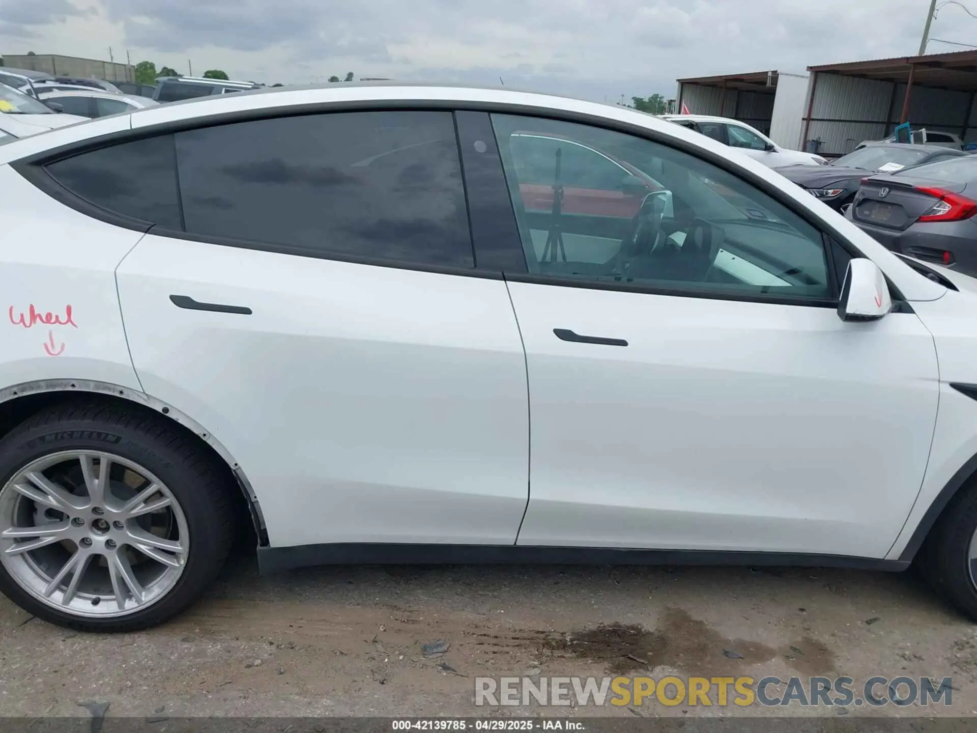 12 Photograph of a damaged car 7SAYGDEE7NF310555 TESLA MODEL Y 2022