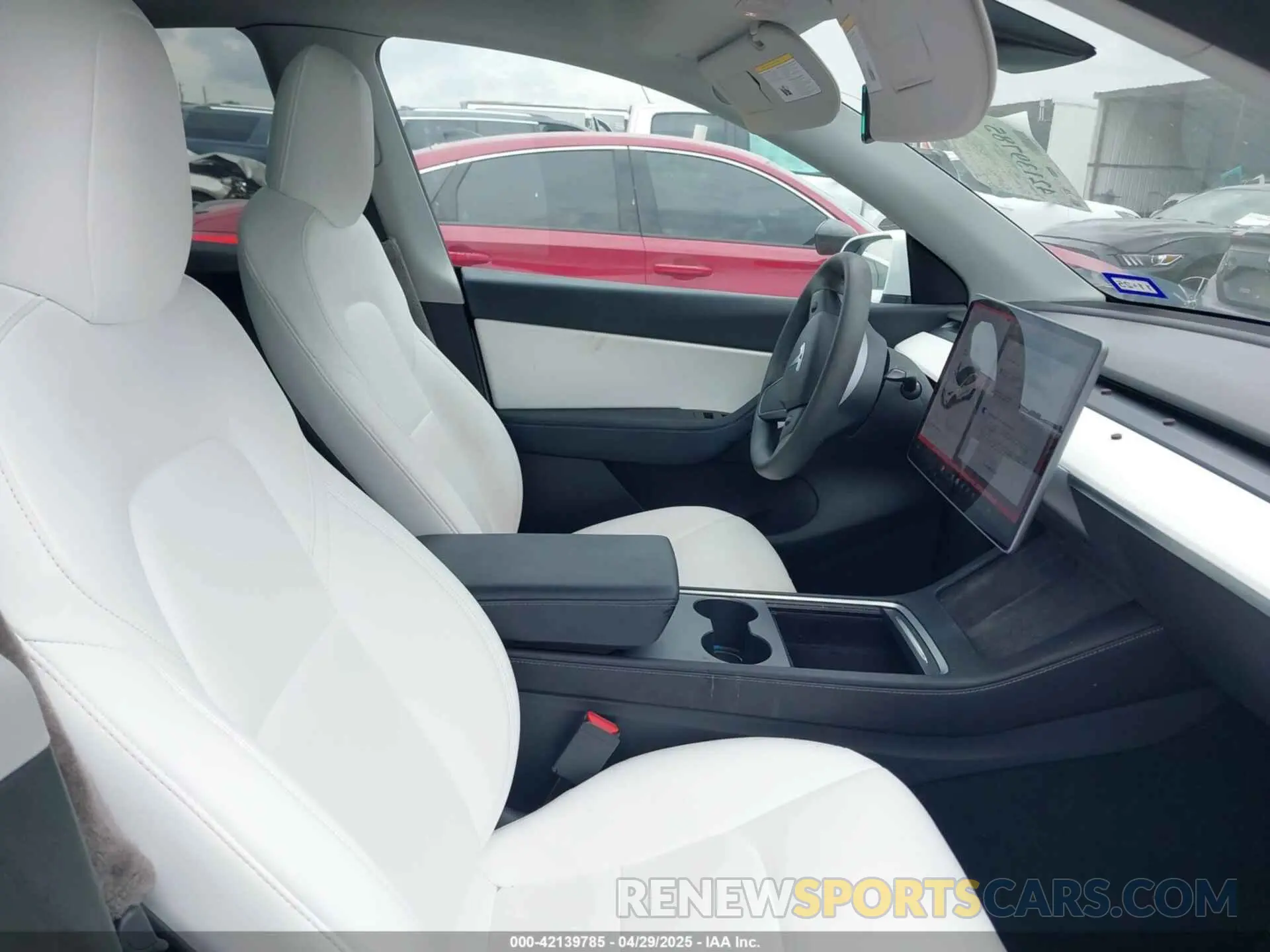5 Photograph of a damaged car 7SAYGDEE7NF310555 TESLA MODEL Y 2022