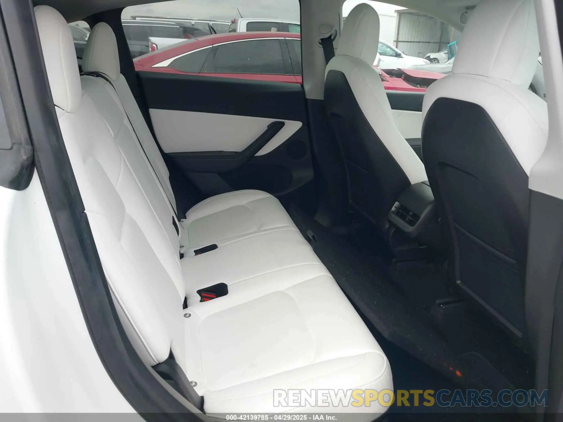 8 Photograph of a damaged car 7SAYGDEE7NF310555 TESLA MODEL Y 2022