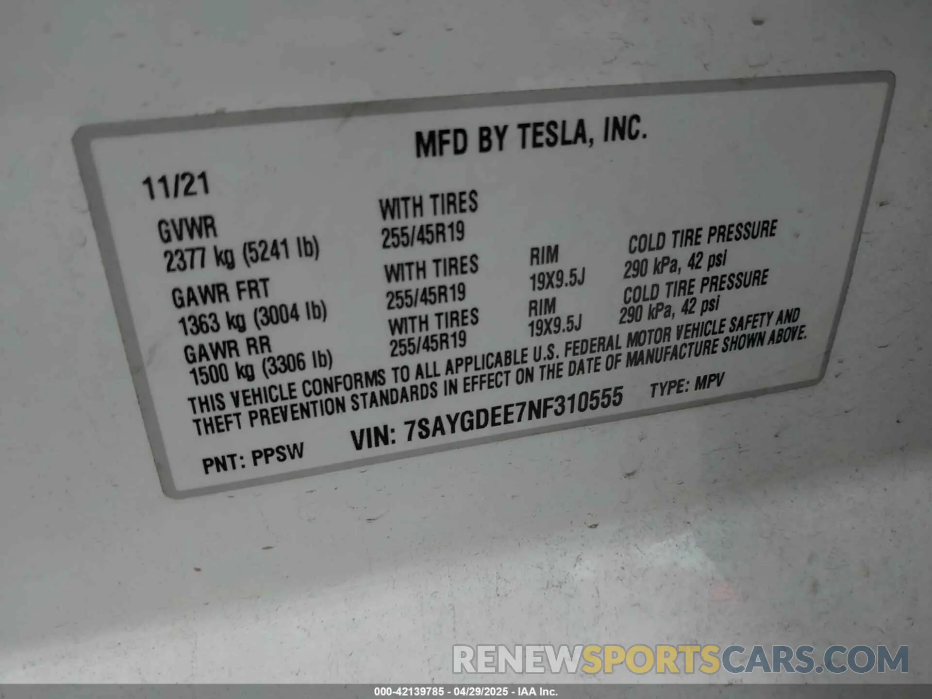 9 Photograph of a damaged car 7SAYGDEE7NF310555 TESLA MODEL Y 2022