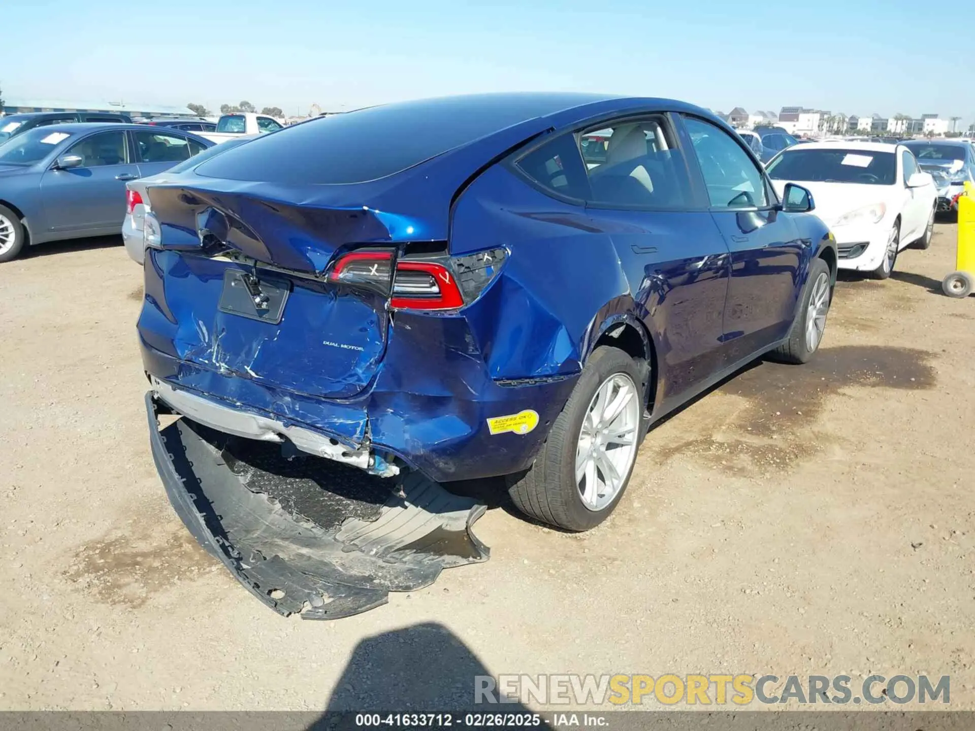 4 Photograph of a damaged car 7SAYGDEE7NF312239 TESLA MODEL Y 2022