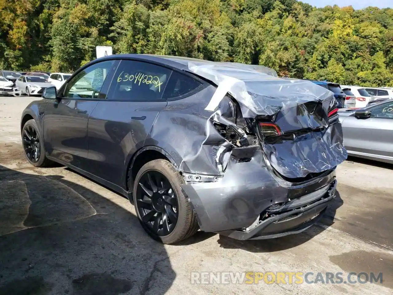 3 Photograph of a damaged car 7SAYGDEE7NF320910 TESLA MODEL Y 2022