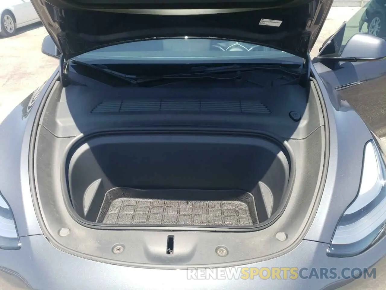 12 Photograph of a damaged car 7SAYGDEE7NF325573 TESLA MODEL Y 2022