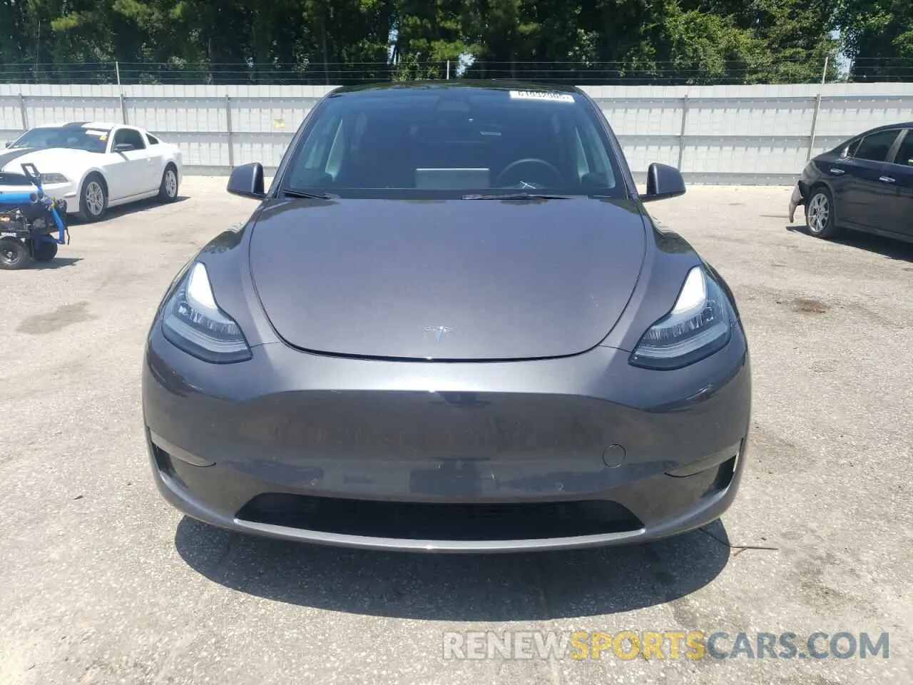 5 Photograph of a damaged car 7SAYGDEE7NF325573 TESLA MODEL Y 2022