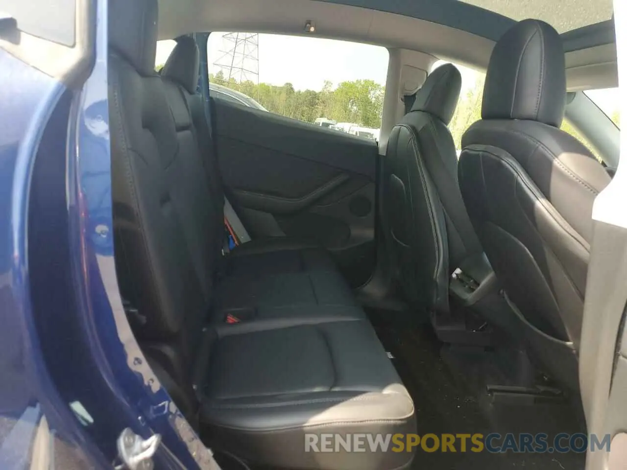 10 Photograph of a damaged car 7SAYGDEE7NF335827 TESLA MODEL Y 2022