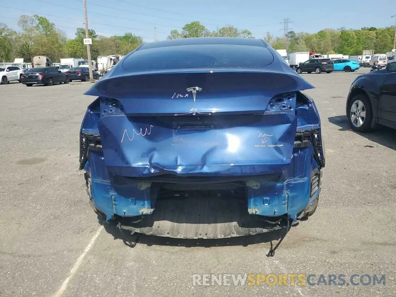 6 Photograph of a damaged car 7SAYGDEE7NF335827 TESLA MODEL Y 2022