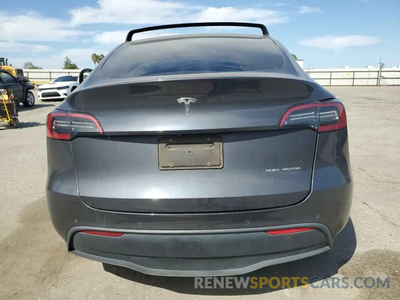 6 Photograph of a damaged car 7SAYGDEE7NF351669 TESLA MODEL Y 2022