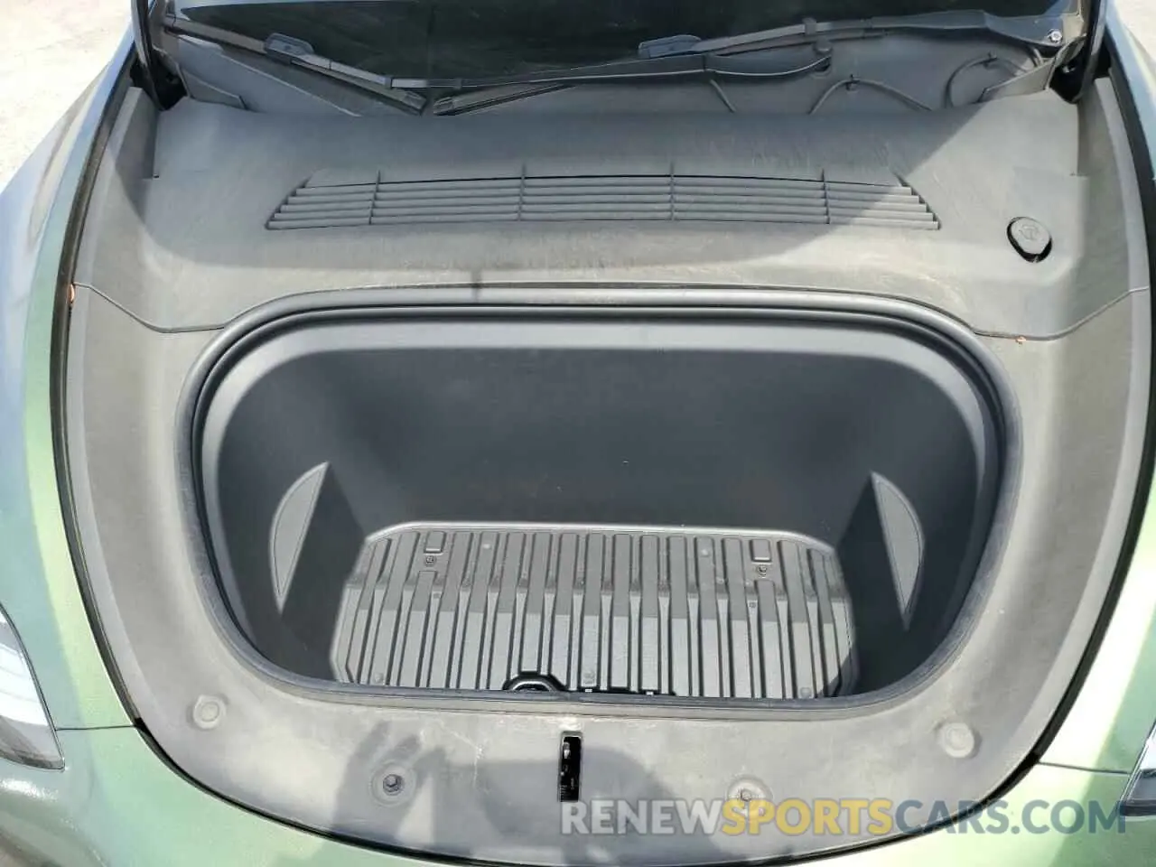 11 Photograph of a damaged car 7SAYGDEE7NF352000 TESLA MODEL Y 2022