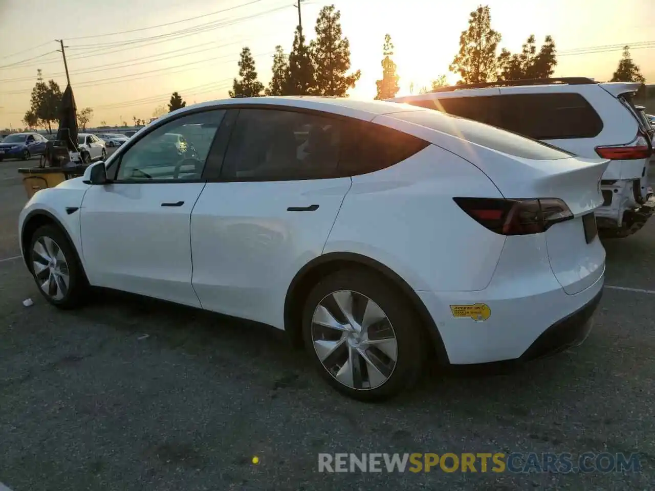 2 Photograph of a damaged car 7SAYGDEE7NF359254 TESLA MODEL Y 2022