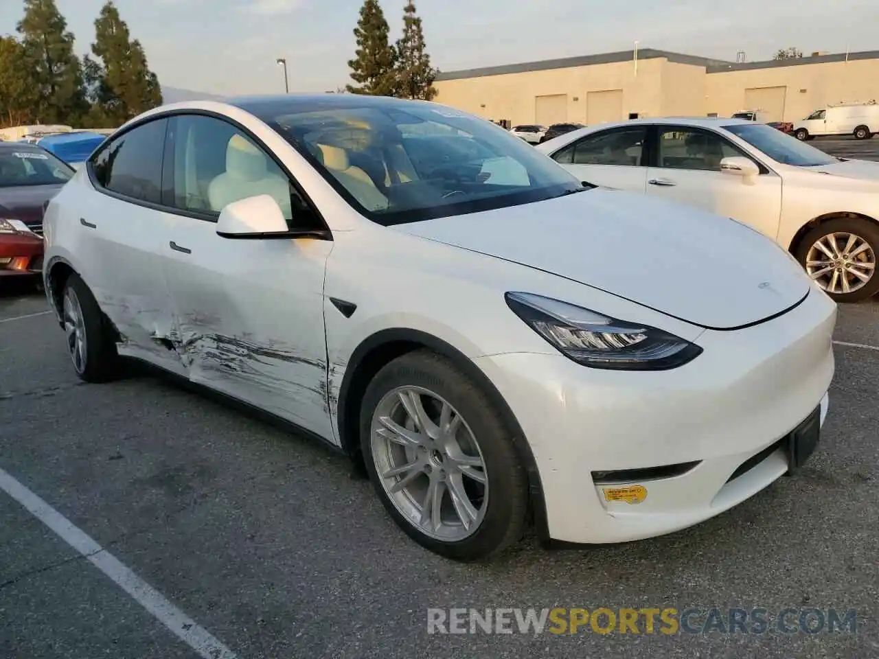 4 Photograph of a damaged car 7SAYGDEE7NF359254 TESLA MODEL Y 2022