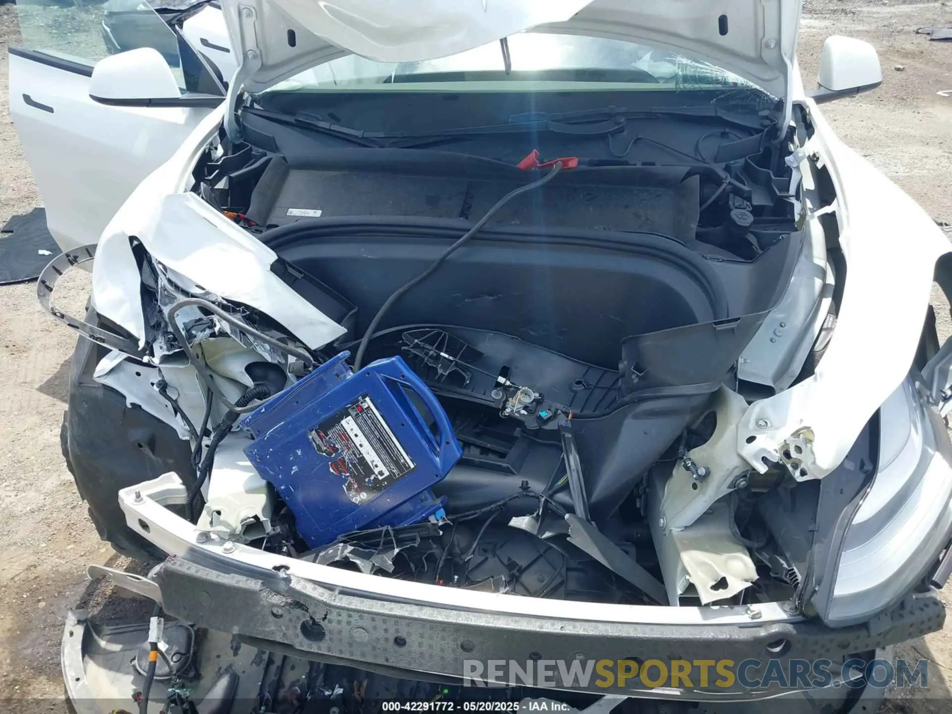 10 Photograph of a damaged car 7SAYGDEE7NF363238 TESLA MODEL Y 2022