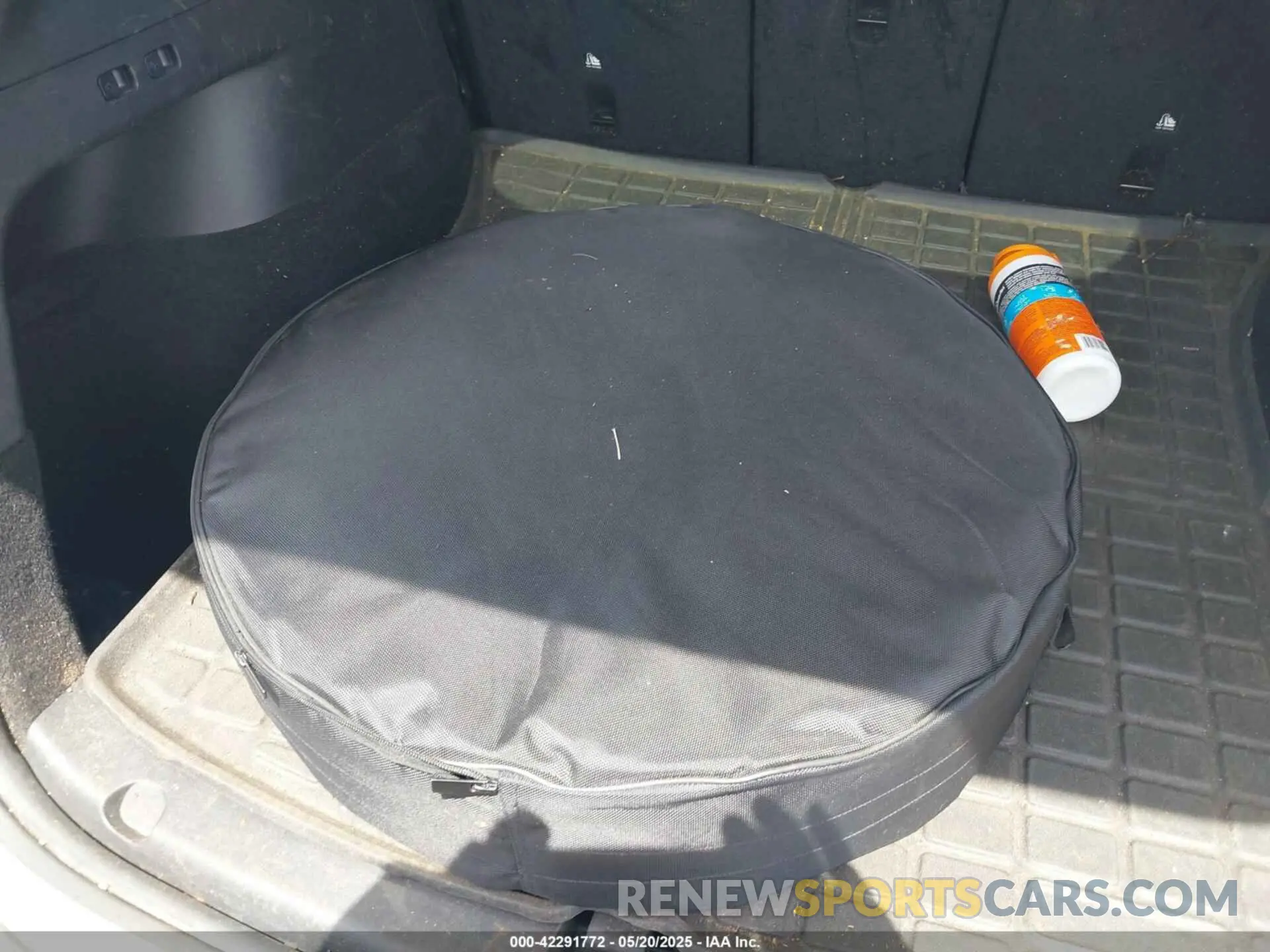11 Photograph of a damaged car 7SAYGDEE7NF363238 TESLA MODEL Y 2022