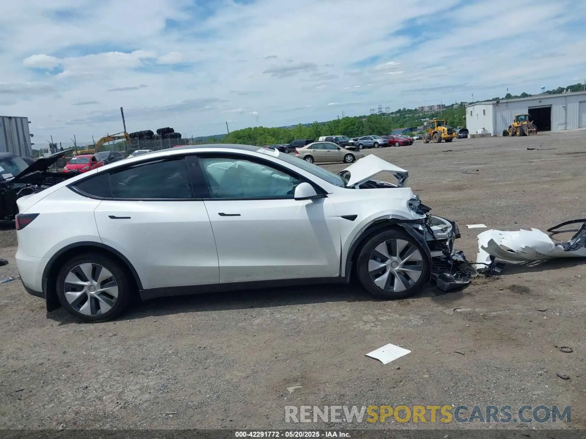 13 Photograph of a damaged car 7SAYGDEE7NF363238 TESLA MODEL Y 2022