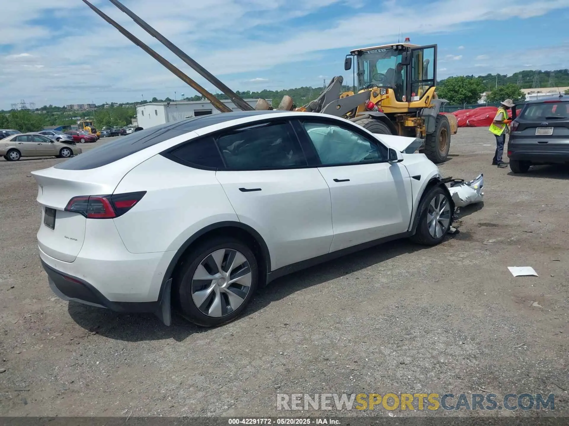 4 Photograph of a damaged car 7SAYGDEE7NF363238 TESLA MODEL Y 2022