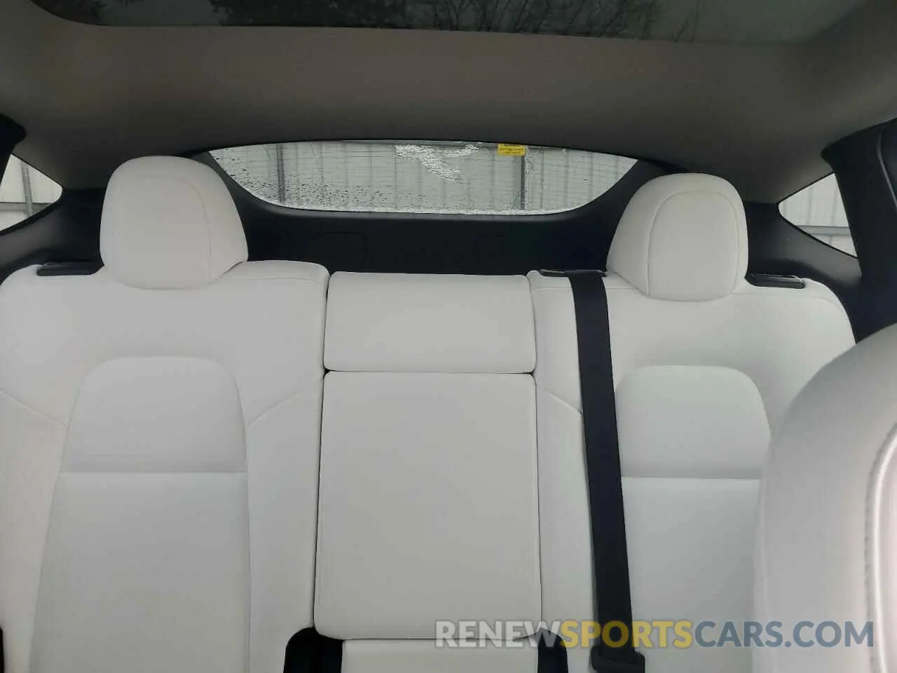 10 Photograph of a damaged car 7SAYGDEE7NF367824 TESLA MODEL Y 2022