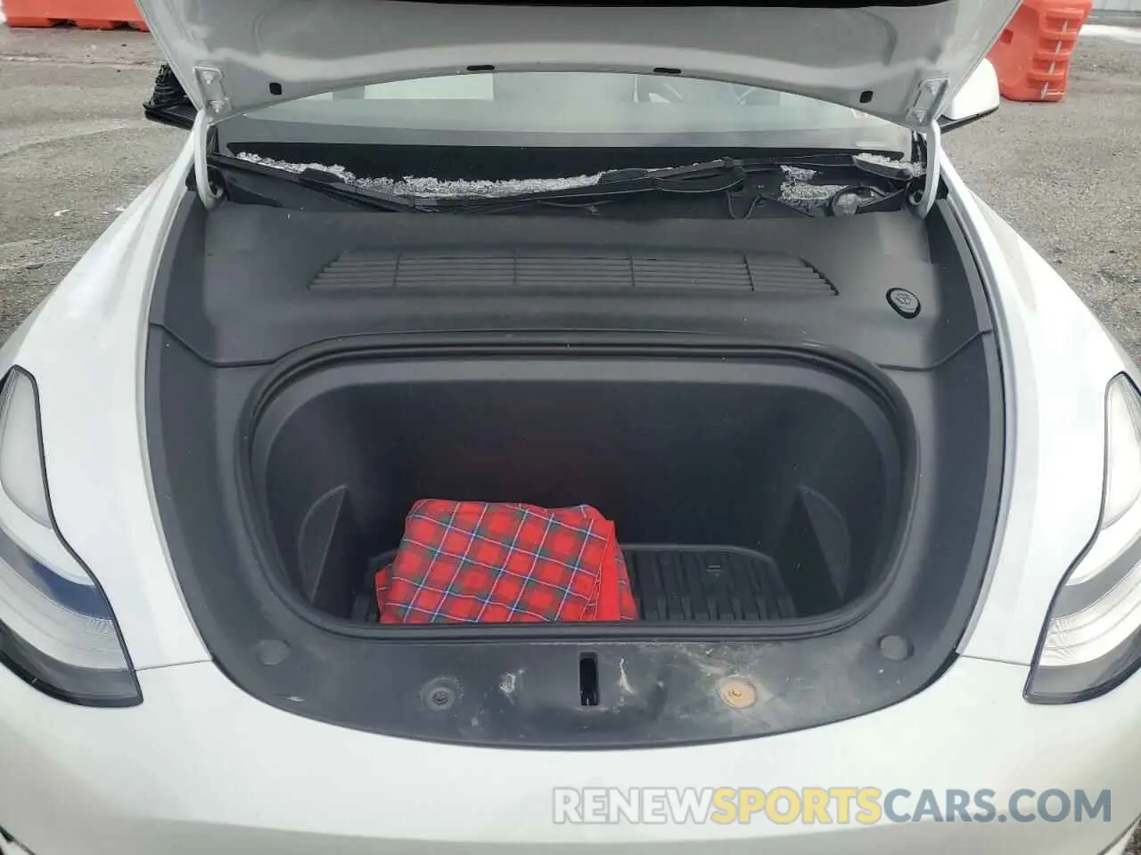 12 Photograph of a damaged car 7SAYGDEE7NF367824 TESLA MODEL Y 2022