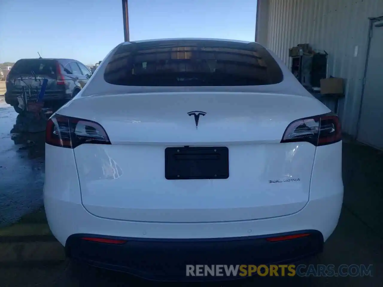 6 Photograph of a damaged car 7SAYGDEE7NF376037 TESLA MODEL Y 2022