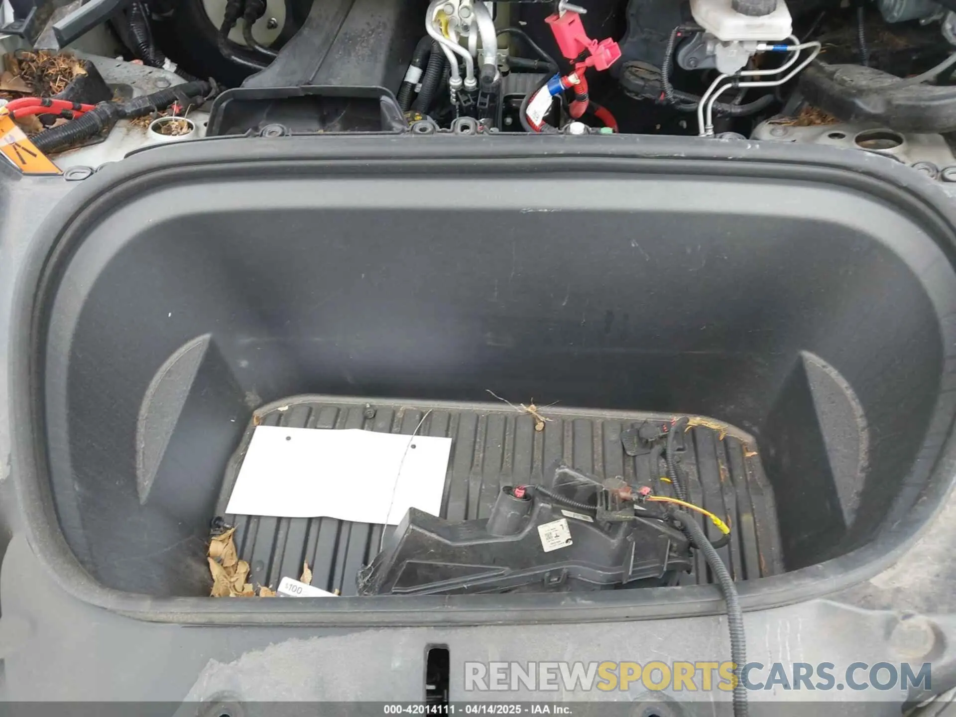 10 Photograph of a damaged car 7SAYGDEE7NF389788 TESLA MODEL Y 2022