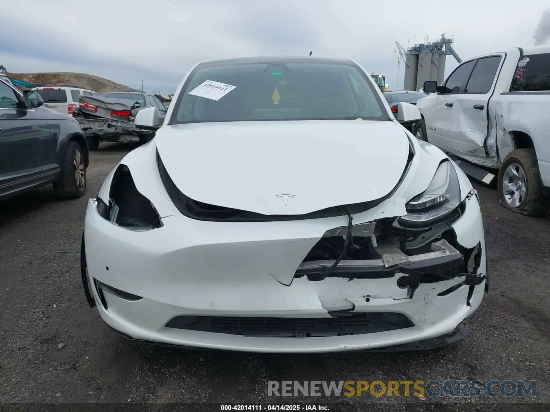 11 Photograph of a damaged car 7SAYGDEE7NF389788 TESLA MODEL Y 2022
