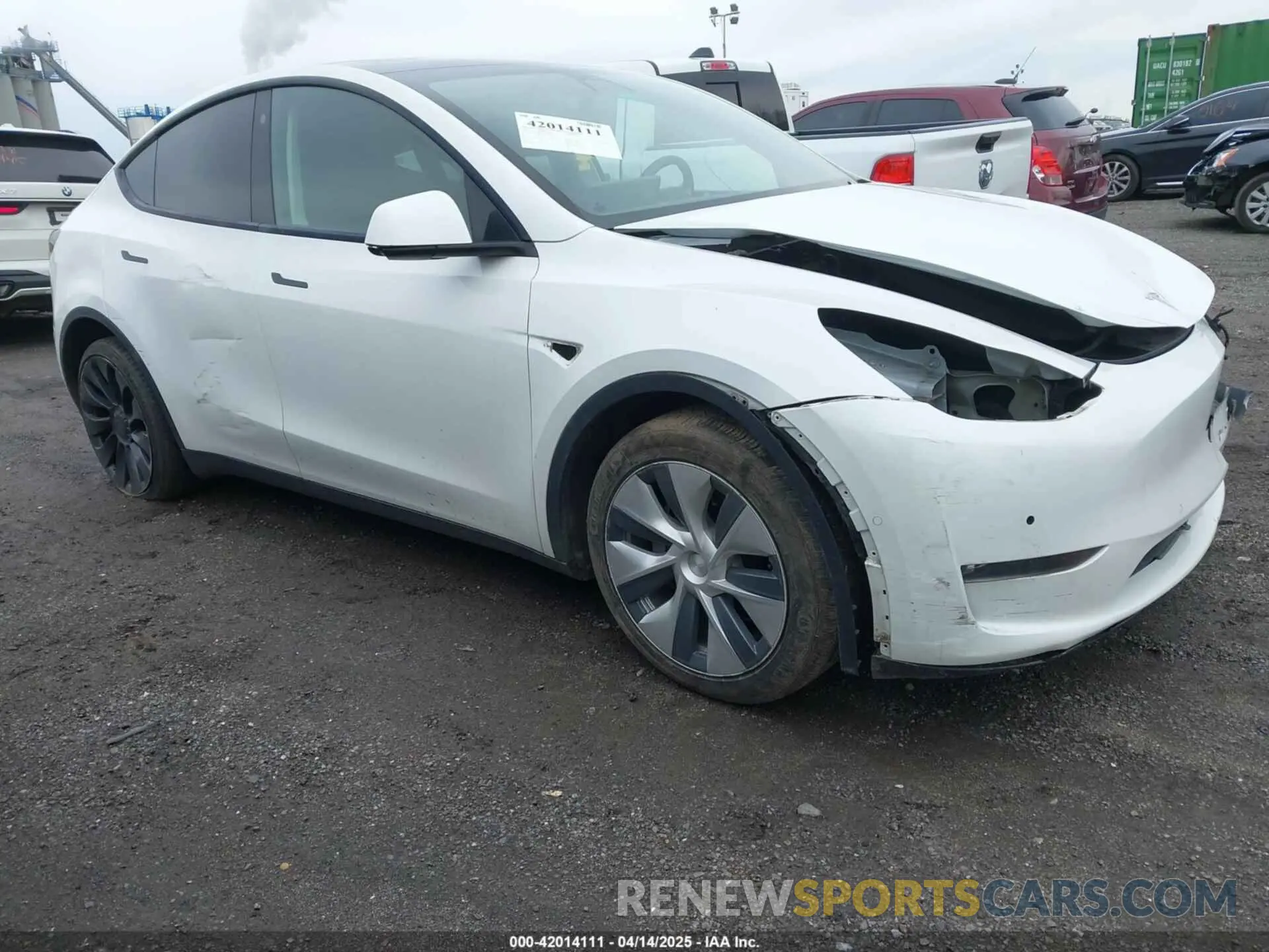 18 Photograph of a damaged car 7SAYGDEE7NF389788 TESLA MODEL Y 2022
