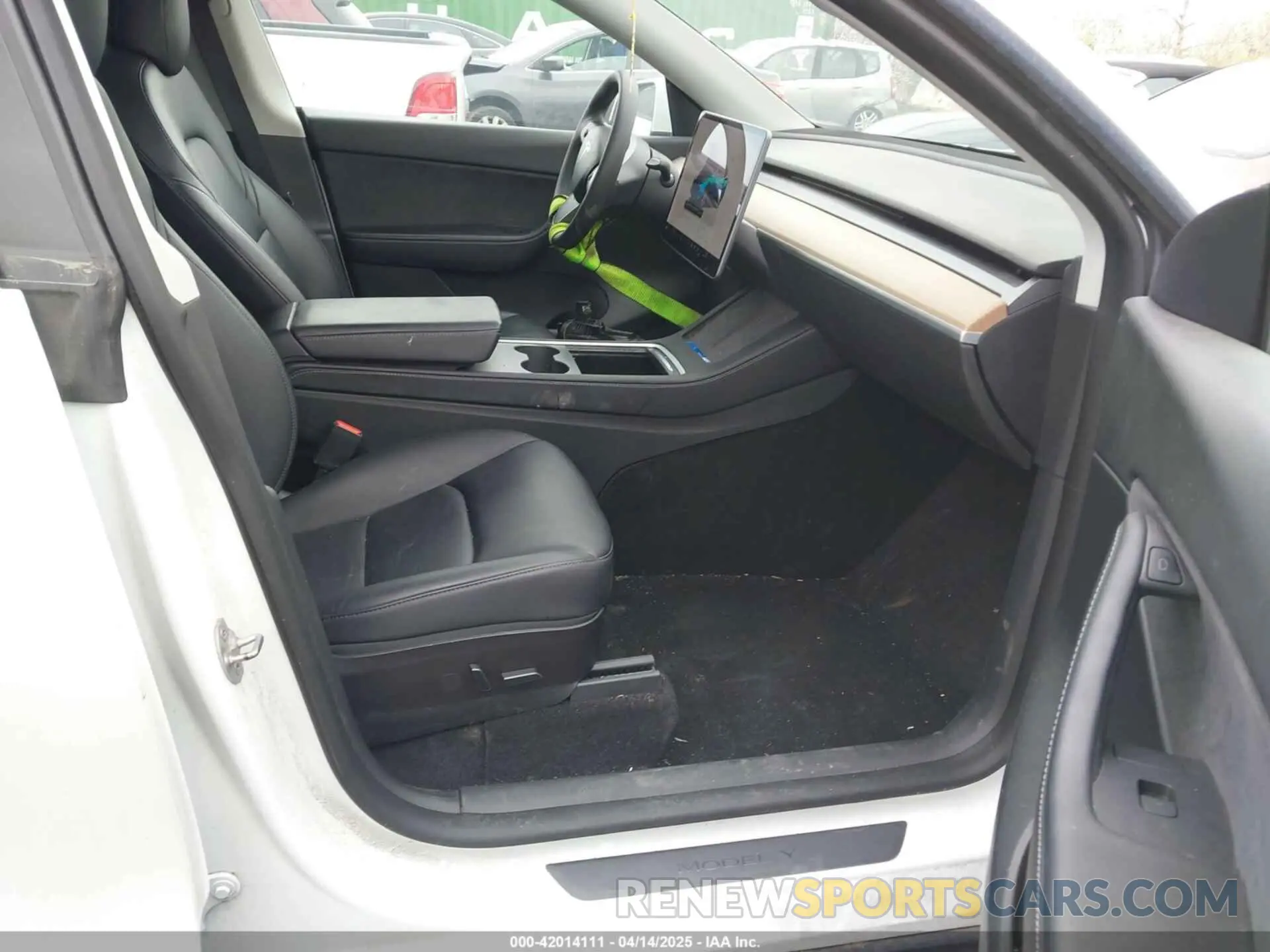 5 Photograph of a damaged car 7SAYGDEE7NF389788 TESLA MODEL Y 2022