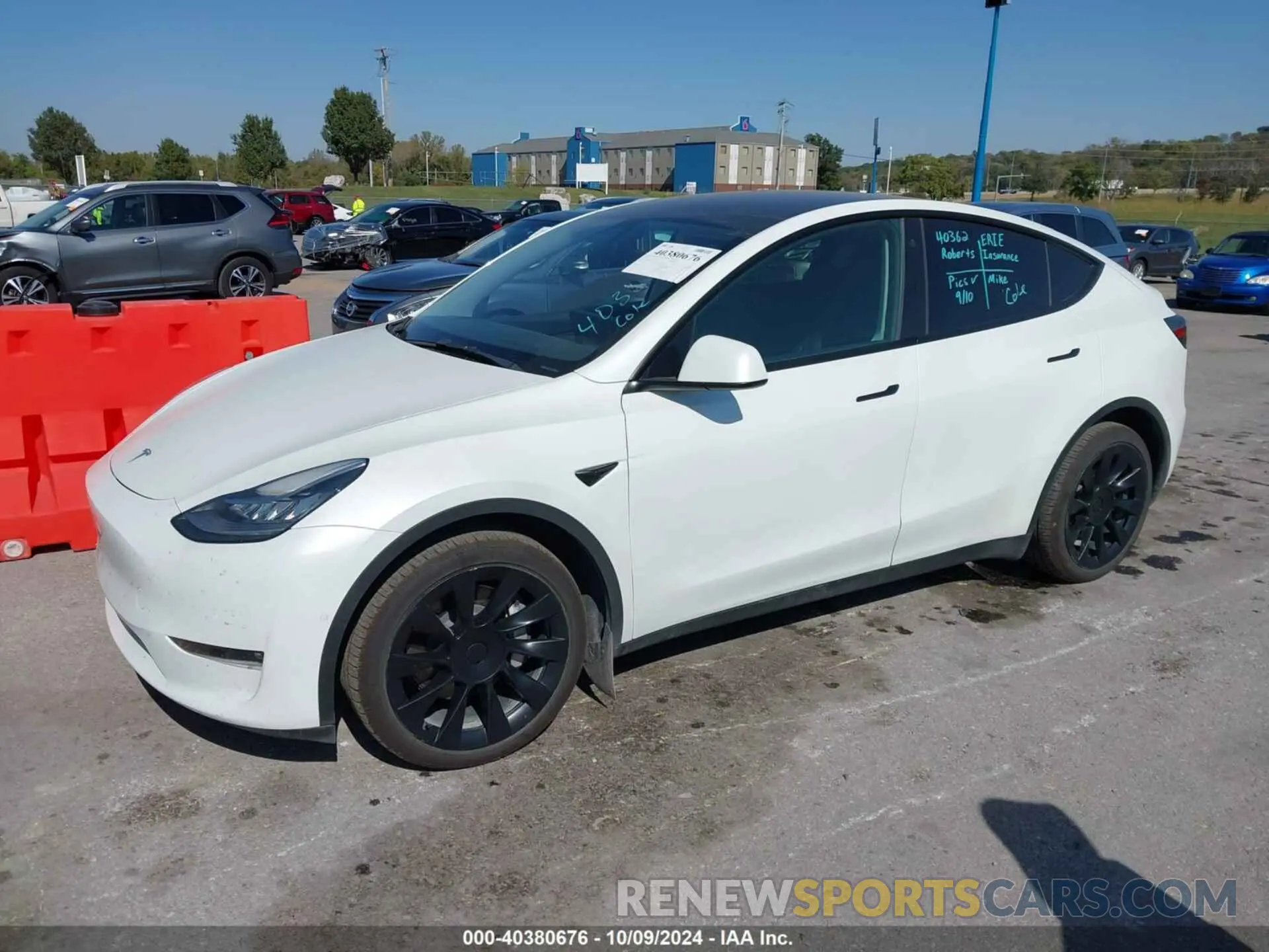 2 Photograph of a damaged car 7SAYGDEE7NF413880 TESLA MODEL Y 2022