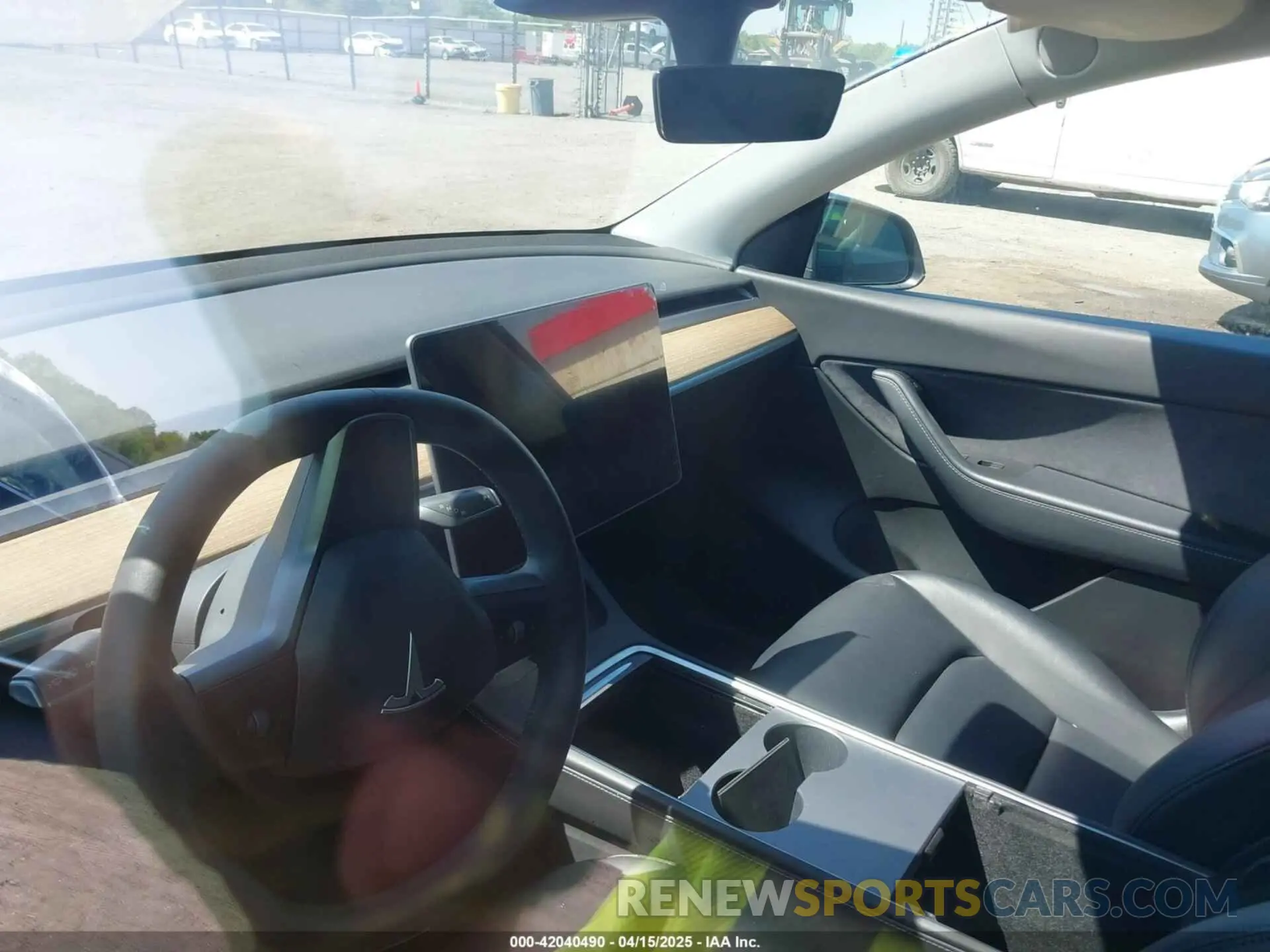 16 Photograph of a damaged car 7SAYGDEE7NF426404 TESLA MODEL Y 2022