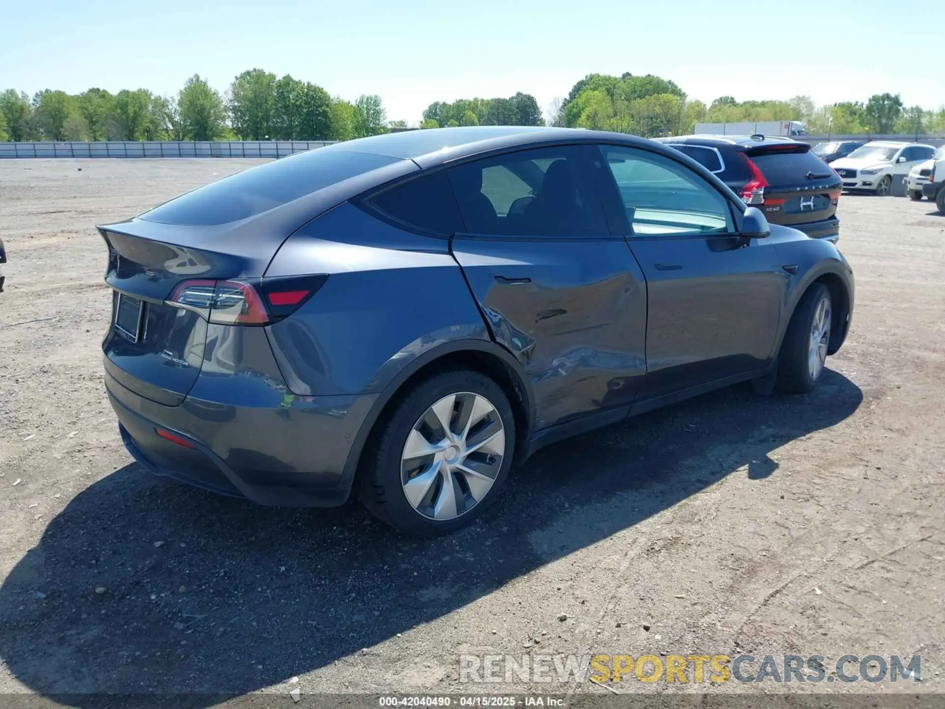 4 Photograph of a damaged car 7SAYGDEE7NF426404 TESLA MODEL Y 2022