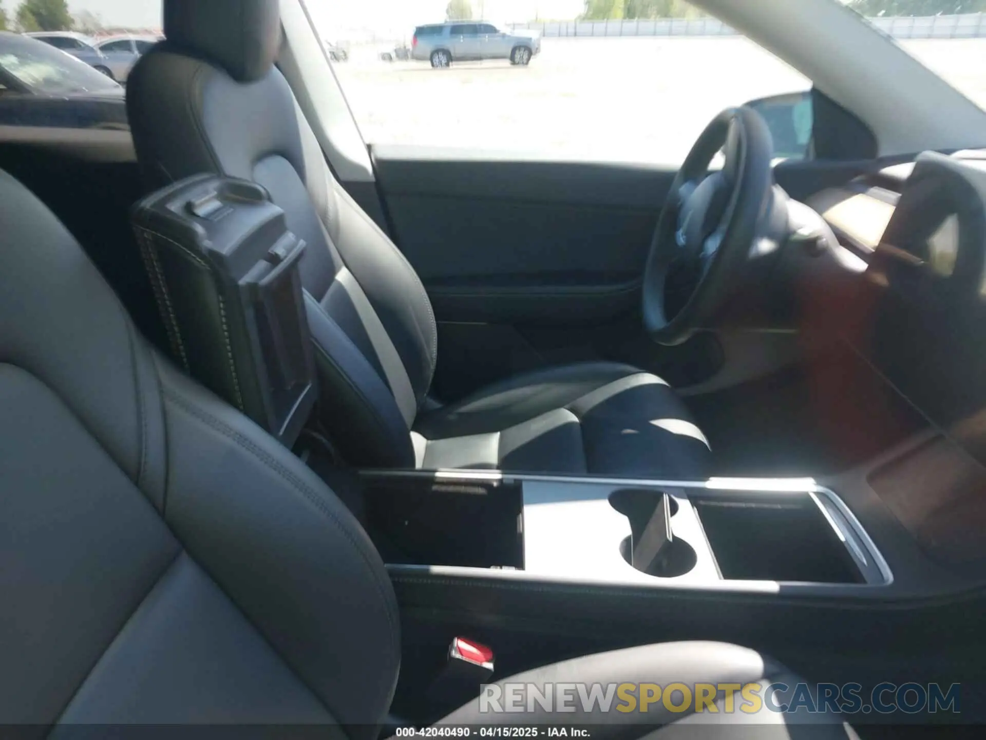 5 Photograph of a damaged car 7SAYGDEE7NF426404 TESLA MODEL Y 2022