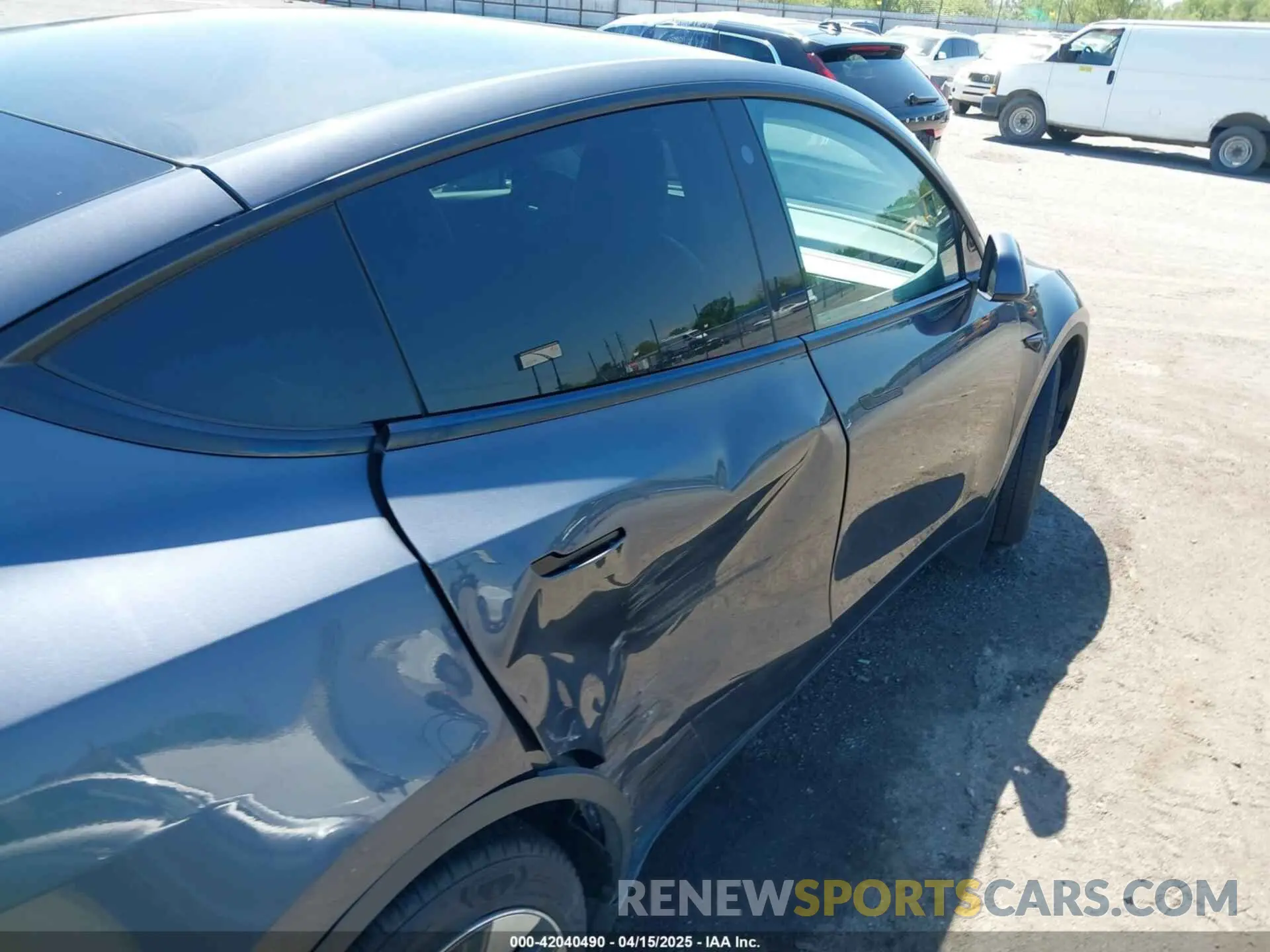 6 Photograph of a damaged car 7SAYGDEE7NF426404 TESLA MODEL Y 2022