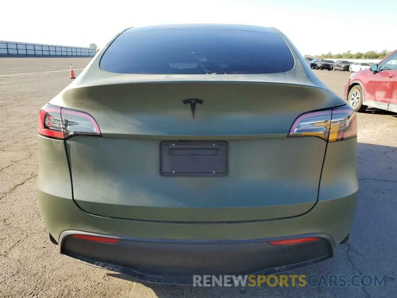 6 Photograph of a damaged car 7SAYGDEE7NF435328 TESLA MODEL Y 2022