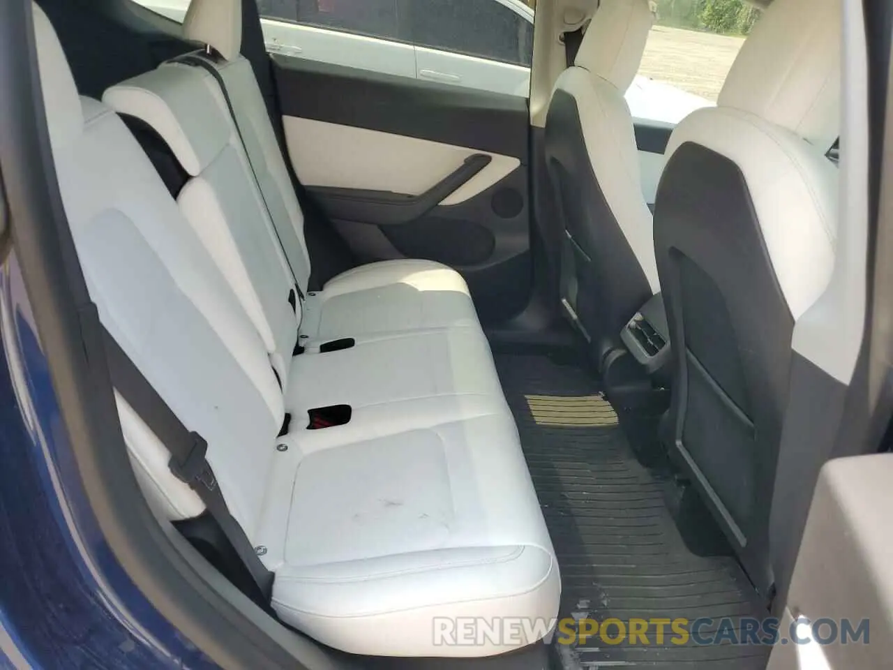 11 Photograph of a damaged car 7SAYGDEE7NF436897 TESLA MODEL Y 2022