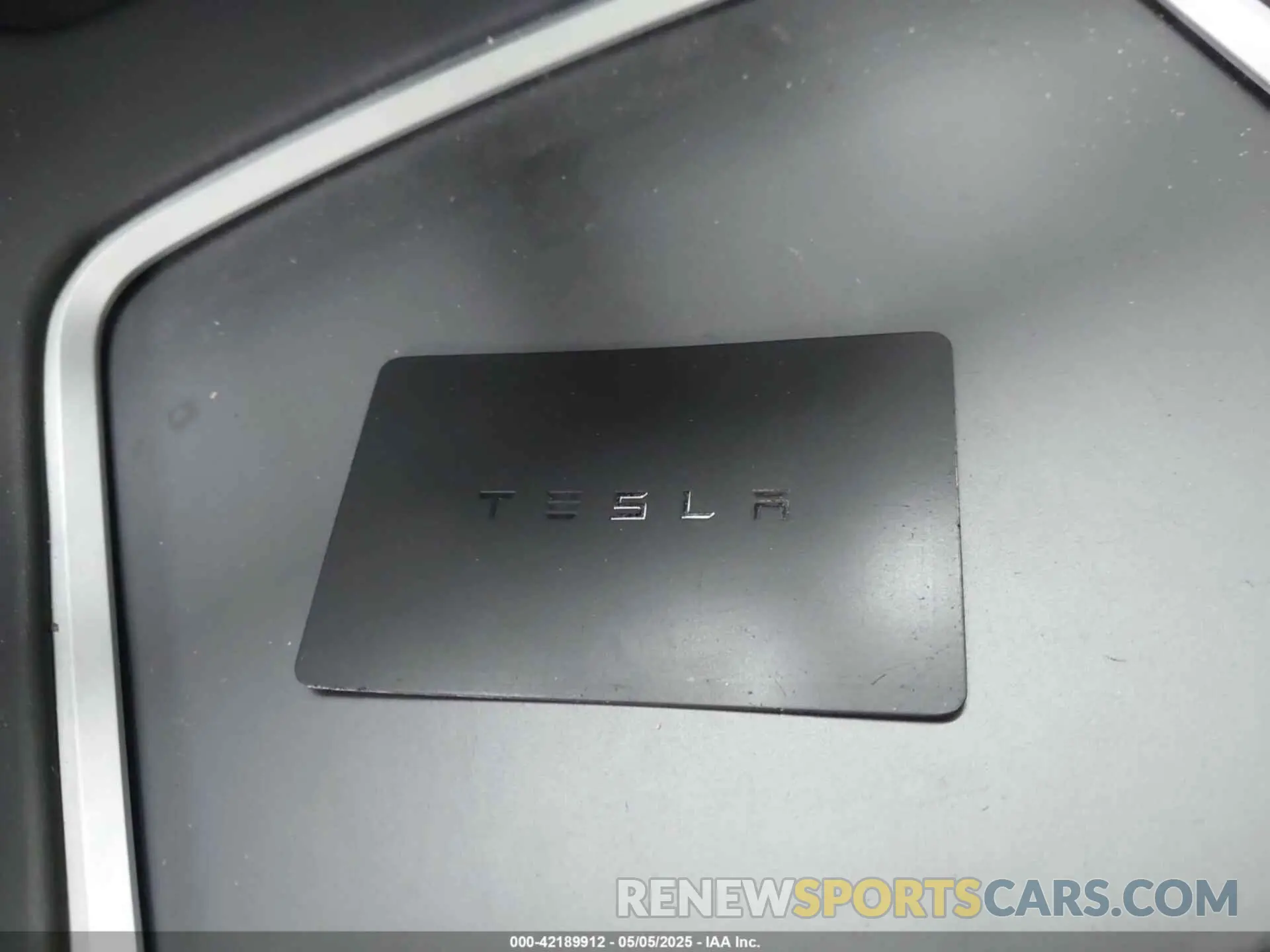 11 Photograph of a damaged car 7SAYGDEE7NF460942 TESLA MODEL Y 2022