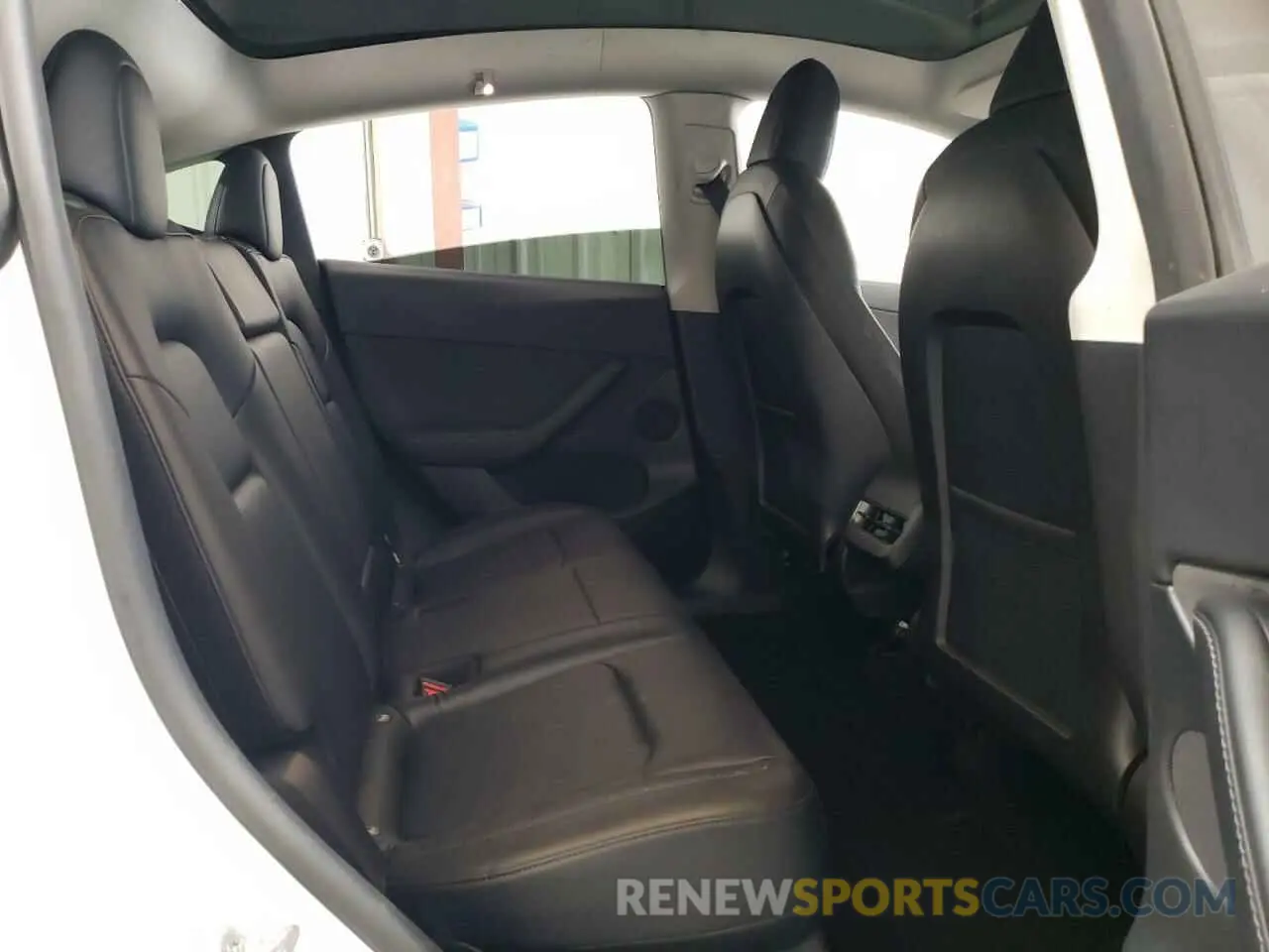 10 Photograph of a damaged car 7SAYGDEE7NF481516 TESLA MODEL Y 2022