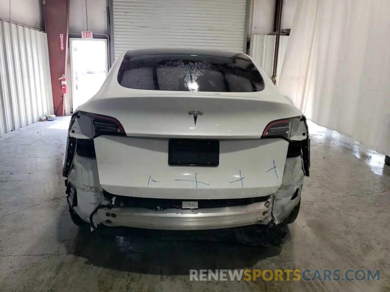 6 Photograph of a damaged car 7SAYGDEE7NF481516 TESLA MODEL Y 2022
