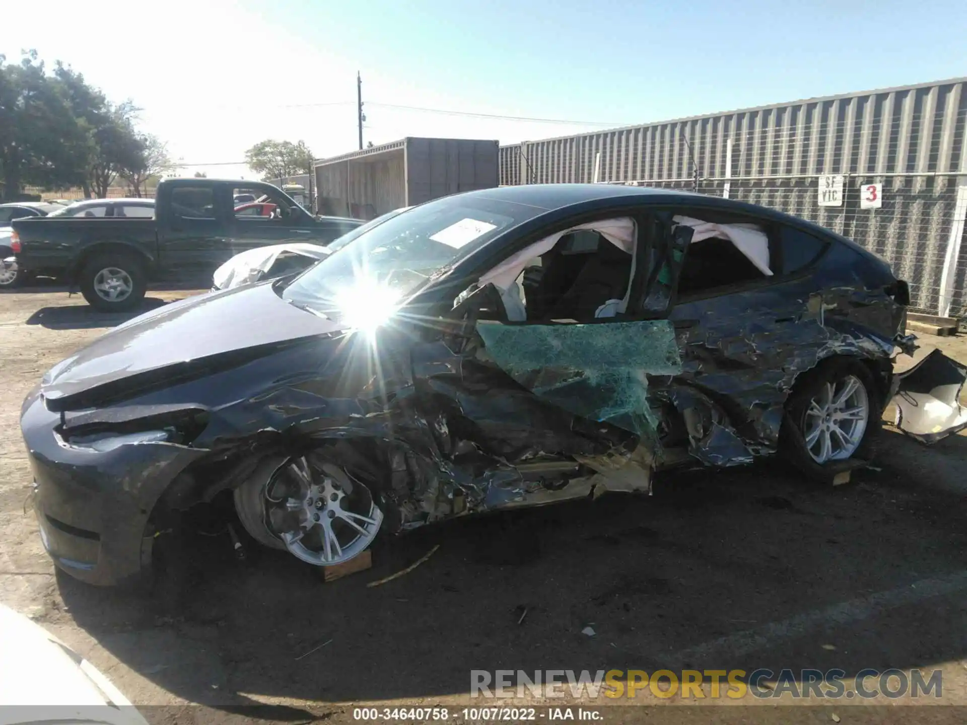 6 Photograph of a damaged car 7SAYGDEE7NF511338 TESLA MODEL Y 2022