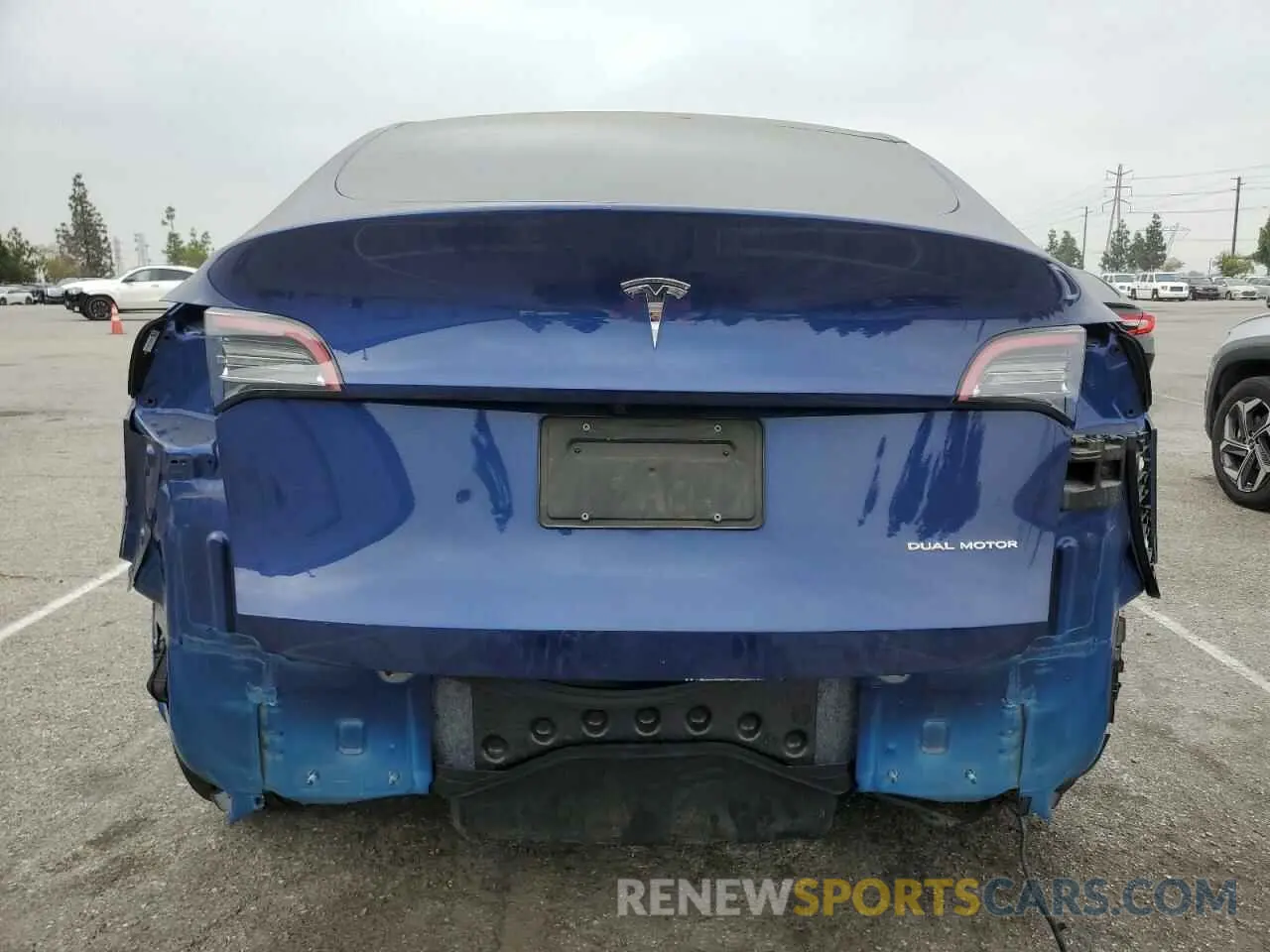 6 Photograph of a damaged car 7SAYGDEE7NF558398 TESLA MODEL Y 2022