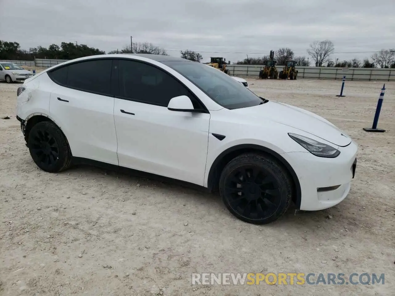 4 Photograph of a damaged car 7SAYGDEE8NA000900 TESLA MODEL Y 2022