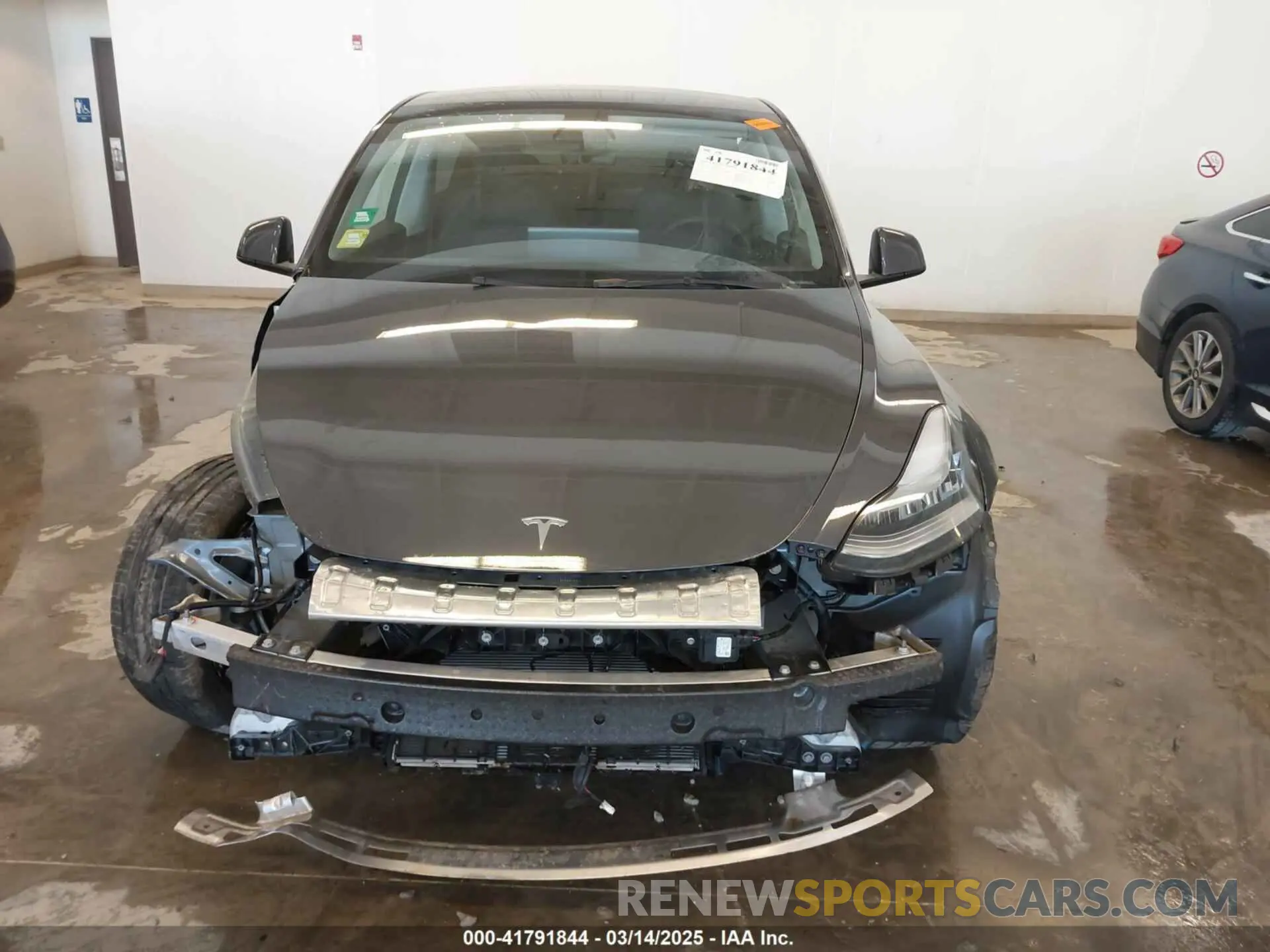 13 Photograph of a damaged car 7SAYGDEE8NA017194 TESLA MODEL Y 2022