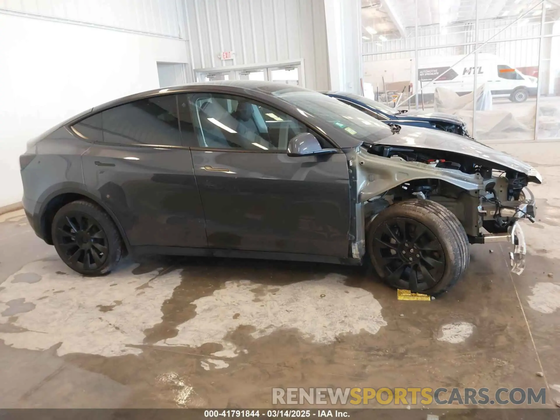 14 Photograph of a damaged car 7SAYGDEE8NA017194 TESLA MODEL Y 2022