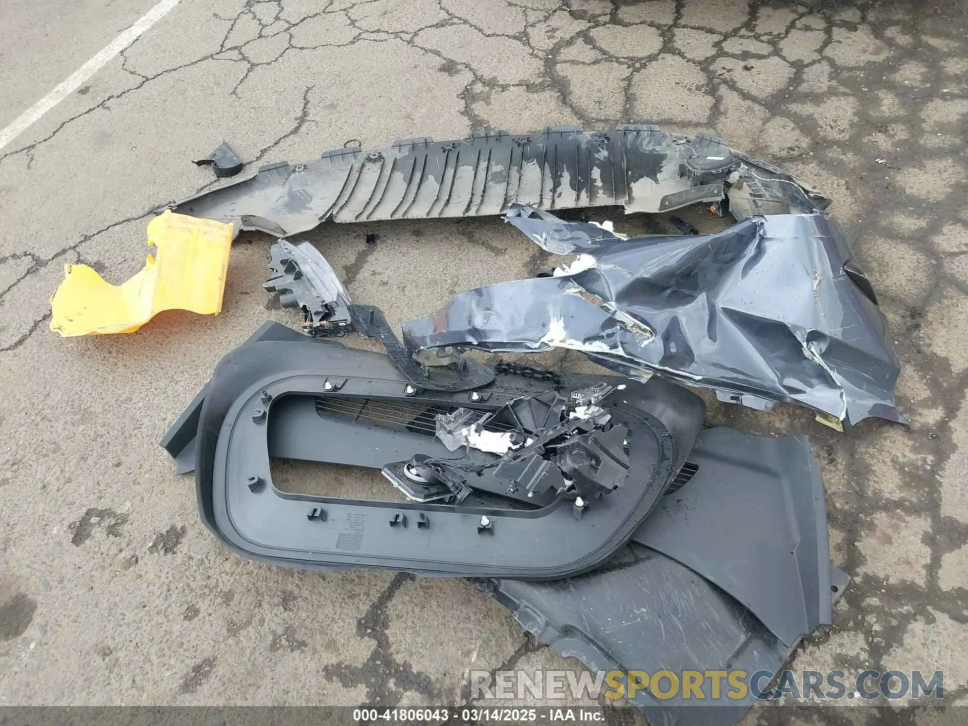 12 Photograph of a damaged car 7SAYGDEE8NF317482 TESLA MODEL Y 2022