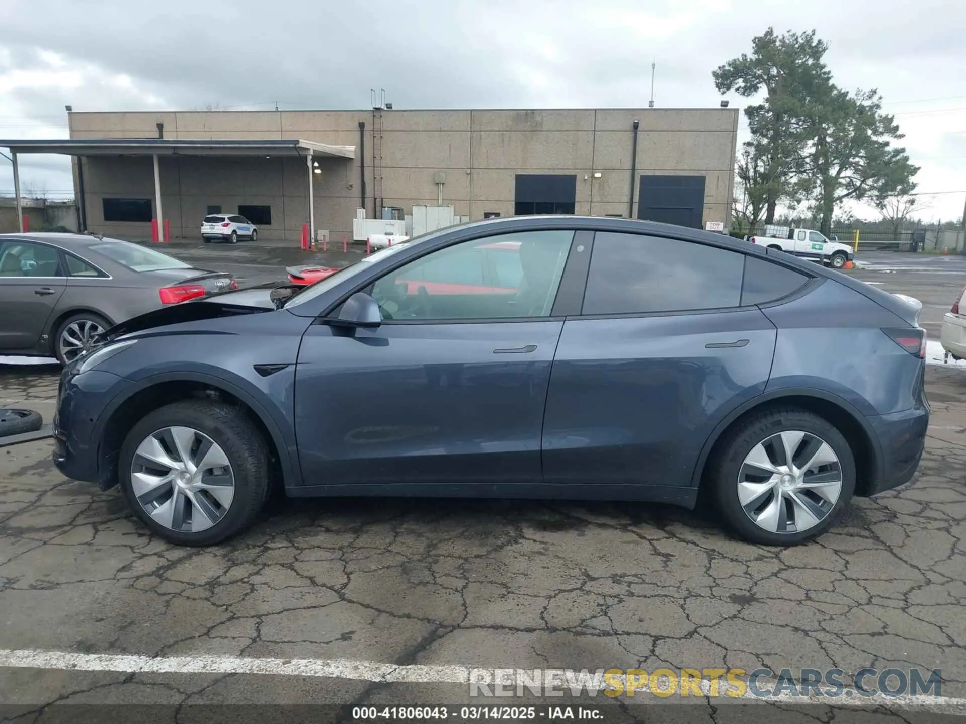 15 Photograph of a damaged car 7SAYGDEE8NF317482 TESLA MODEL Y 2022