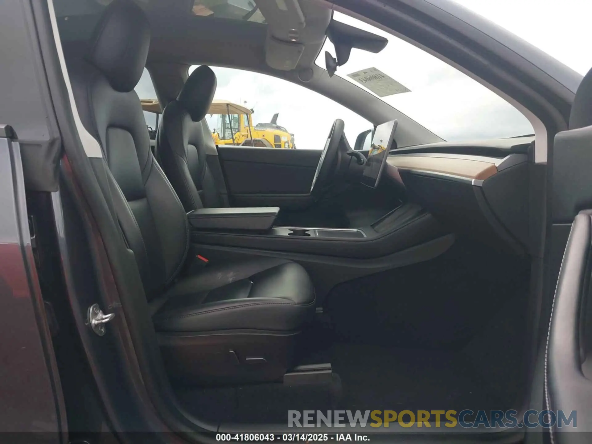 5 Photograph of a damaged car 7SAYGDEE8NF317482 TESLA MODEL Y 2022