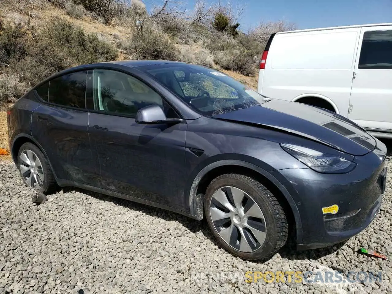 4 Photograph of a damaged car 7SAYGDEE8NF323945 TESLA MODEL Y 2022