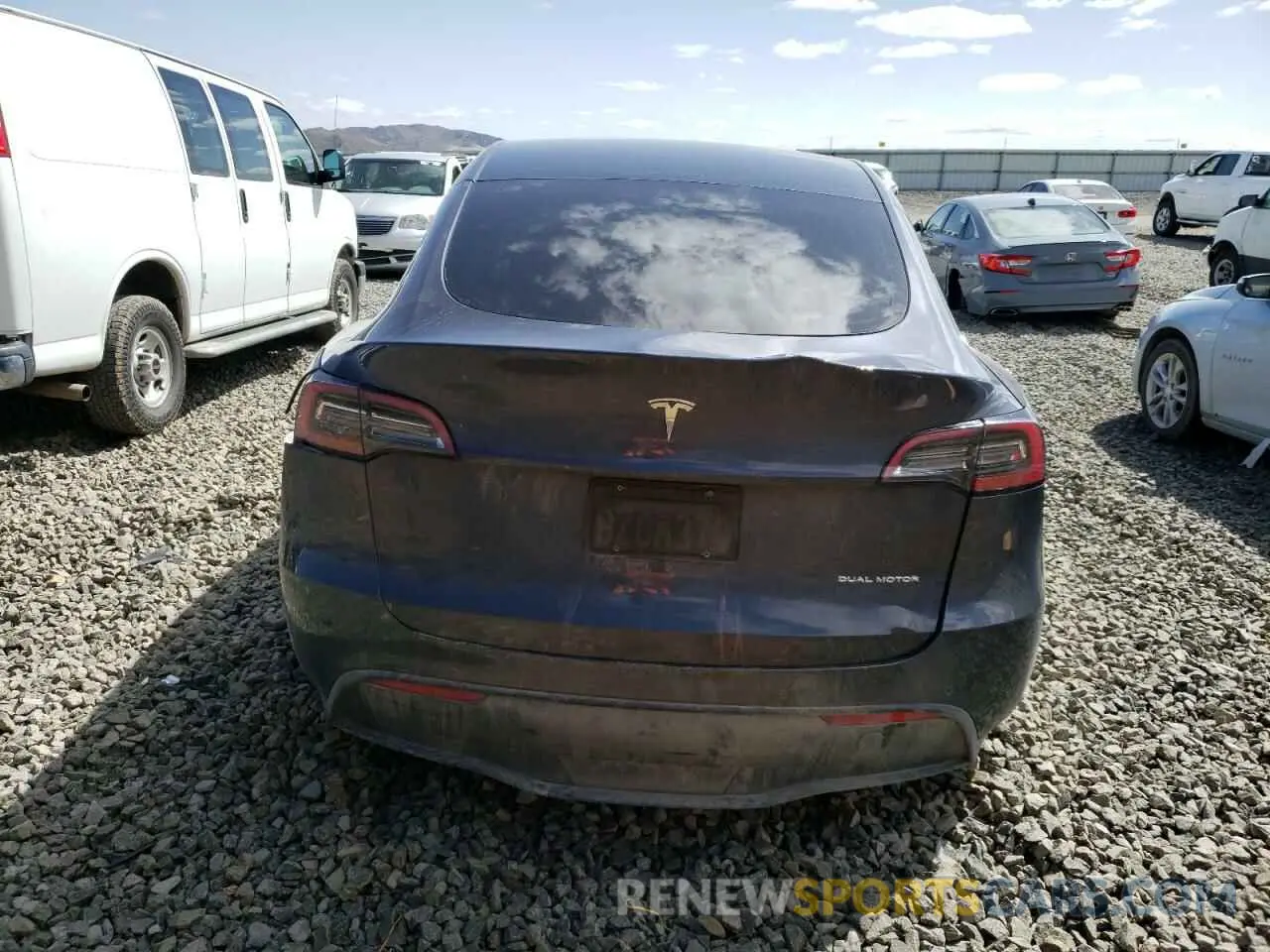 6 Photograph of a damaged car 7SAYGDEE8NF323945 TESLA MODEL Y 2022