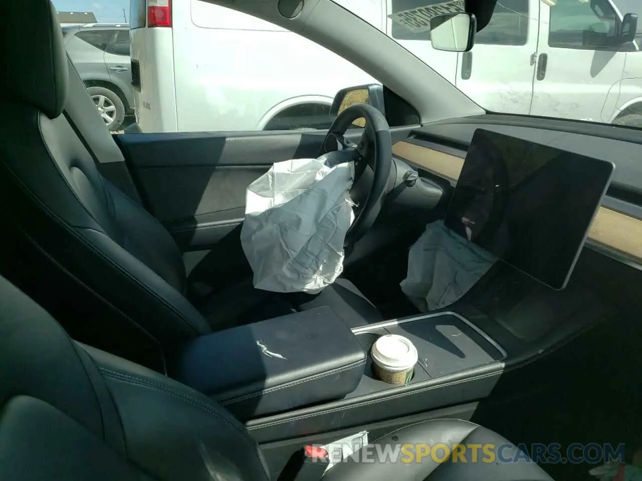 8 Photograph of a damaged car 7SAYGDEE8NF323945 TESLA MODEL Y 2022