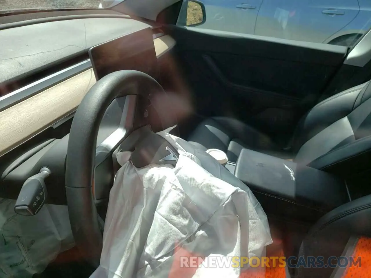 9 Photograph of a damaged car 7SAYGDEE8NF323945 TESLA MODEL Y 2022