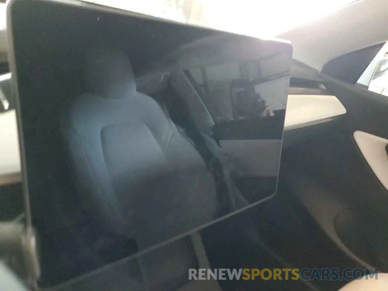 9 Photograph of a damaged car 7SAYGDEE8NF339790 TESLA MODEL Y 2022