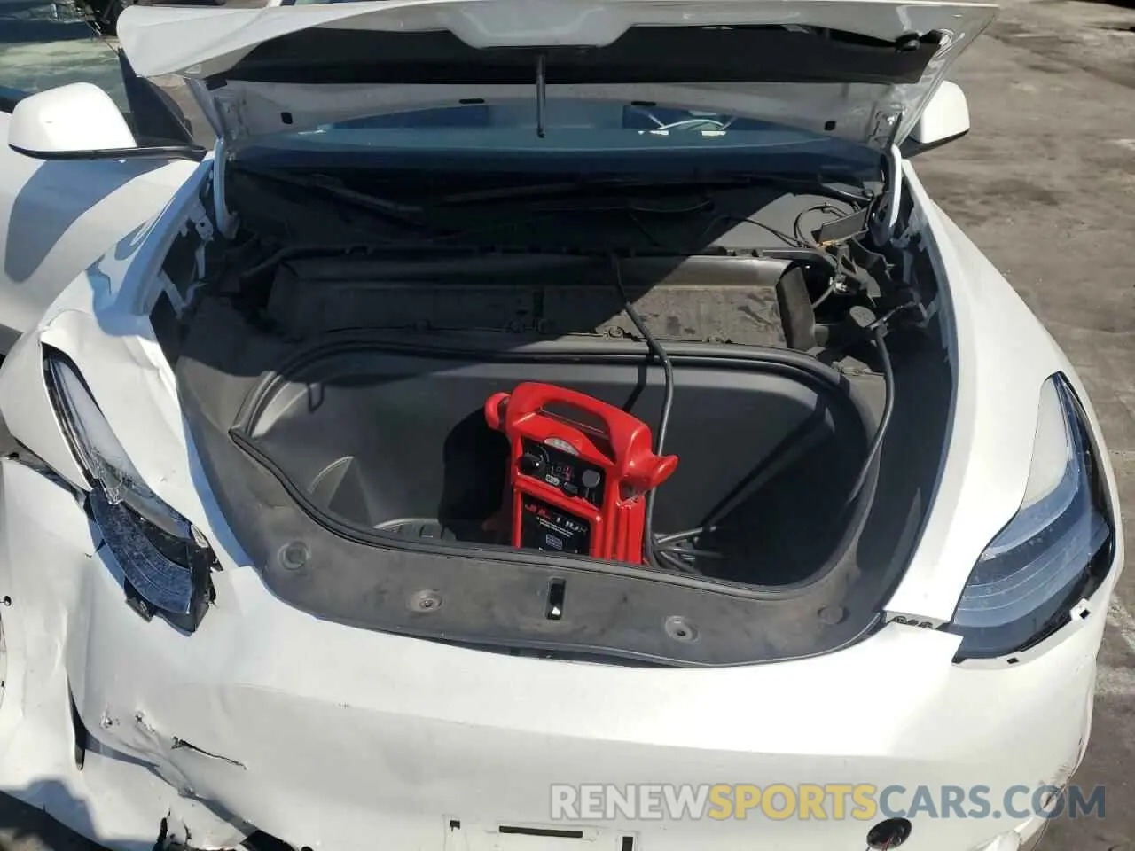 12 Photograph of a damaged car 7SAYGDEE8NF340096 TESLA MODEL Y 2022
